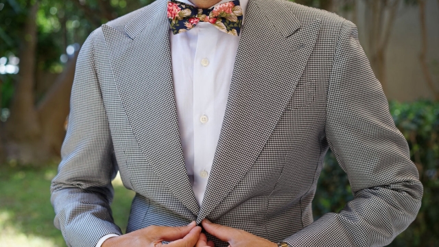 Exuding Style: The Ultimate Guide to Wedding Ties, Bow Ties, and Tropical Ties