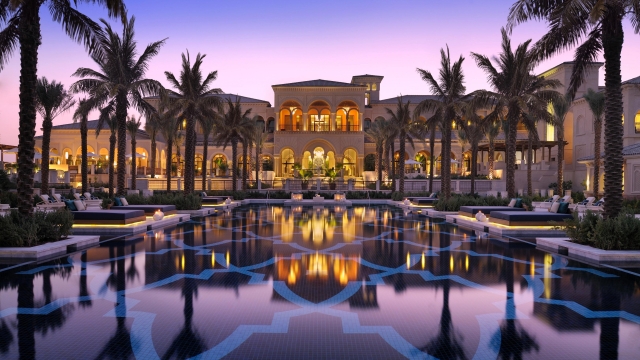 Indulge in Opulence: Unveiling the World of Luxury Hotels